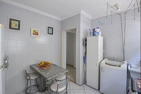 Apartamento à venda com 60m², 2 quartos e 1 vaga Apartamento à venda com 60m², 2 quartos e 1 vagaCozinha e Área de Serviço