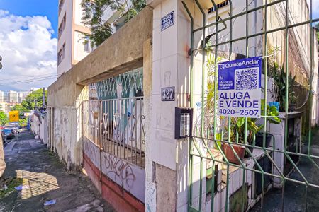 Casa para alugar com 85m², 2 quartos e sem vagaFachada com placa