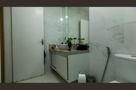 Apartamento à venda com 93m², 2 quartos e sem vaga Apartamento à venda com 93m², 2 quartos e sem vagaBANHEIRO SOCIAL