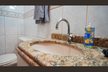 Casa à venda com 227m², 3 quartos e 3 vagas Casa à venda com 227m², 3 quartos e 3 vagasBanheiro 1
