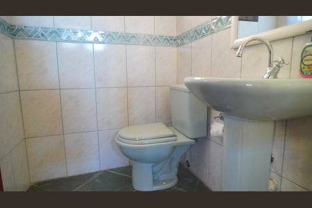 Casa à venda com 227m², 3 quartos e 3 vagas Casa à venda com 227m², 3 quartos e 3 vagasBanheiro número 6 terceiro piso