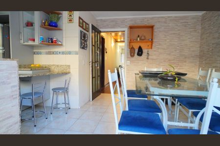 Casa à venda com 227m², 3 quartos e 3 vagas Casa à venda com 227m², 3 quartos e 3 vagasSala de Jantar e cozinha