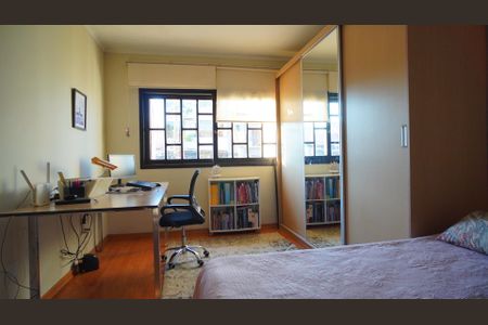 Casa à venda com 227m², 3 quartos e 3 vagas Casa à venda com 227m², 3 quartos e 3 vagasSuite 2