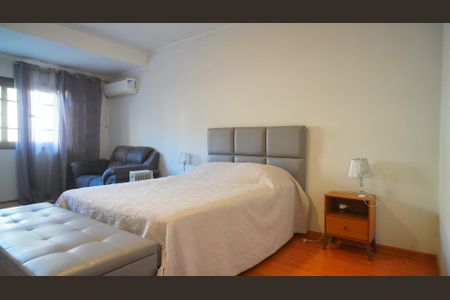 Casa à venda com 227m², 3 quartos e 3 vagas Casa à venda com 227m², 3 quartos e 3 vagasSuite 1