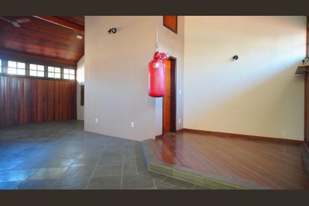 Casa à venda com 227m², 3 quartos e 3 vagas Casa à venda com 227m², 3 quartos e 3 vagasTerceiro piso