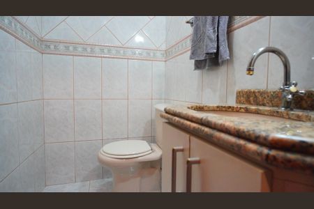 Casa à venda com 227m², 3 quartos e 3 vagas Casa à venda com 227m², 3 quartos e 3 vagasBanheiro 1 social da sala