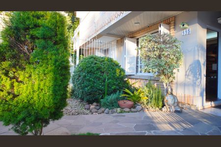 Casa à venda com 227m², 3 quartos e 3 vagas Casa à venda com 227m², 3 quartos e 3 vagasQuintal
