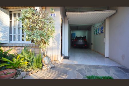 Casa à venda com 227m², 3 quartos e 3 vagas Casa à venda com 227m², 3 quartos e 3 vagasGaragem