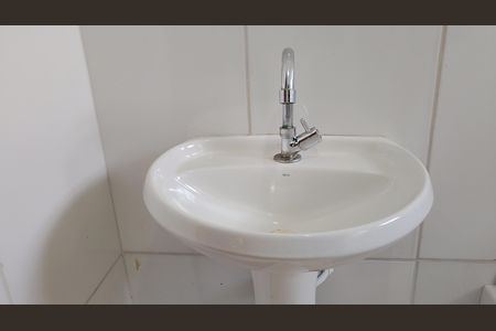 Banheiro  de kitnet/studio para alugar com 1 quarto, 40m² em Vila Urupes, Suzano