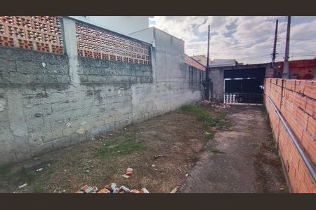 Quintal  de kitnet/studio para alugar com 1 quarto, 40m² em Vila Urupes, Suzano