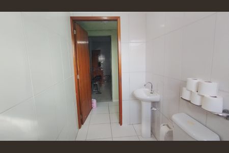 Banheiro  de kitnet/studio para alugar com 1 quarto, 40m² em Vila Urupes, Suzano