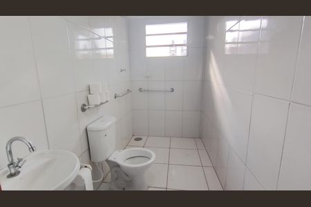 Banheiro  de kitnet/studio para alugar com 1 quarto, 40m² em Vila Urupes, Suzano