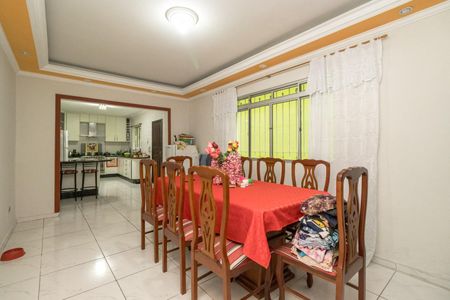 Casa à venda com 250m², 3 quartos e 2 vagasCopa