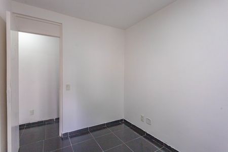 Quarto 1  de apartamento para alugar com 2 quartos, 48m² em Jardim Gazuza, Diadema