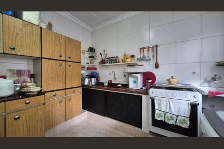 Casa à venda com 200m², 2 quartos e 2 vagas