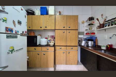 Casa à venda com 200m², 2 quartos e 2 vagas