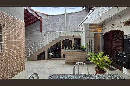 Casa à venda com 200m², 2 quartos e 2 vagas