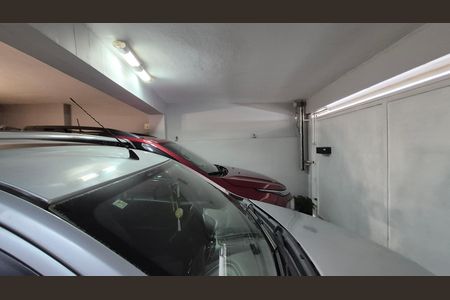 Casa à venda com 200m², 2 quartos e 2 vagas