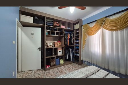 Casa à venda com 200m², 2 quartos e 2 vagas