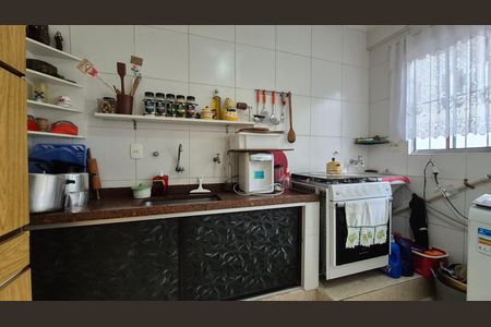 Casa à venda com 200m², 2 quartos e 2 vagas