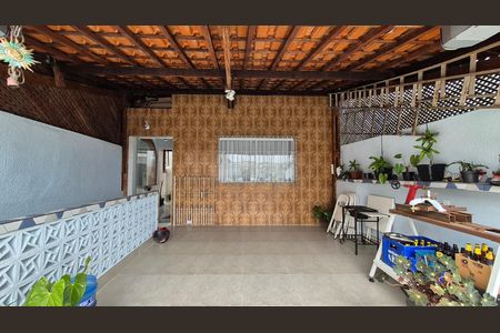 Casa à venda com 200m², 2 quartos e 2 vagas