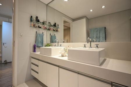Apartamento à venda com 250m², 4 quartos e 4 vagasBanheiro Suíte  4