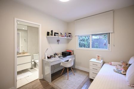 Apartamento à venda com 250m², 4 quartos e 4 vagasSuíte 2