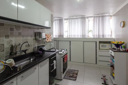 Apartamento à venda com 60m², 2 quartos e 1 vagaCozinha e Área de Serviço