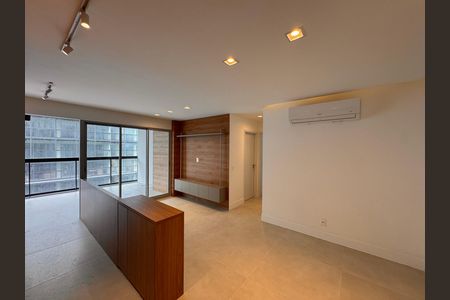 Sala de apartamento para alugar com 2 quartos, 85m² em Recreio dos Bandeirantes, Rio de Janeiro