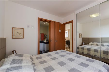 Suíte de apartamento à venda com 2 quartos, 66m² em Funcionários, Belo Horizonte