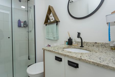 Apartamento à venda com 81m², 3 quartos e 2 vagasBanheiro social
