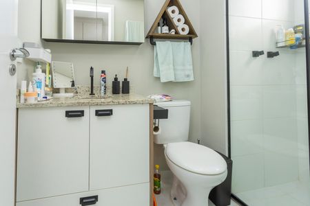 Apartamento à venda com 81m², 3 quartos e 2 vagasBanheiro da Suíte