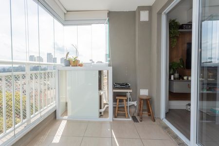 Apartamento à venda com 81m², 3 quartos e 2 vagasVaranda