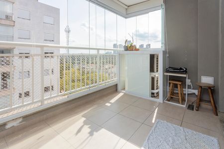 Apartamento à venda com 81m², 3 quartos e 2 vagasVaranda