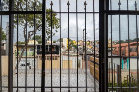 Casa para alugar com 130m², 2 quartos e 2 vagas Casa para alugar com 130m², 2 quartos e 2 vagasSala - Janela