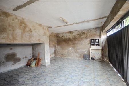 Casa para alugar com 130m², 2 quartos e 2 vagas Casa para alugar com 130m², 2 quartos e 2 vagasGaragem