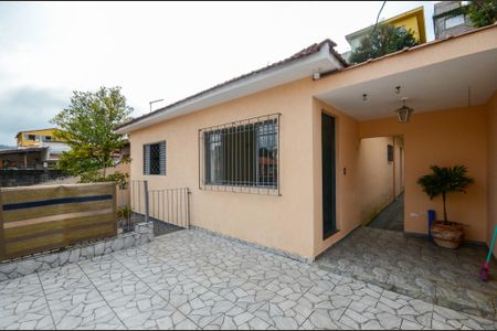 Casa para alugar com 130m², 2 quartos e 2 vagas Casa para alugar com 130m², 2 quartos e 2 vagasÁrea externa