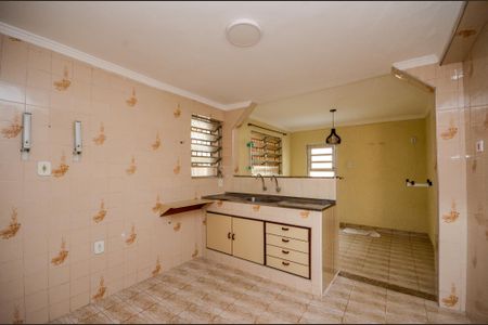 Casa para alugar com 130m², 2 quartos e 2 vagas Casa para alugar com 130m², 2 quartos e 2 vagasCozinha