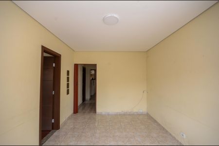 Casa para alugar com 130m², 2 quartos e 2 vagas Casa para alugar com 130m², 2 quartos e 2 vagasSala