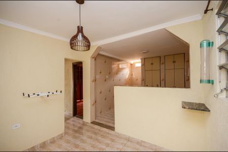 Casa para alugar com 130m², 2 quartos e 2 vagas Casa para alugar com 130m², 2 quartos e 2 vagasSala de jantar