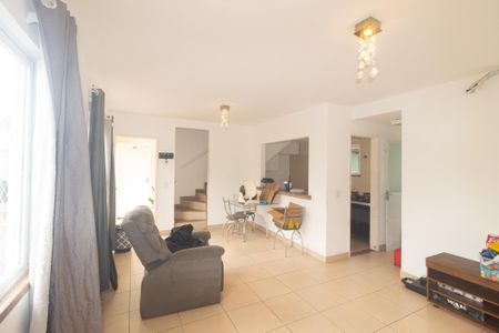 Sala de casa de condomínio para alugar com 2 quartos, 70m² em Campo Grande, Rio de Janeiro