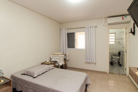 Casa à venda com 80m², 2 quartos e 4 vagasSuíte