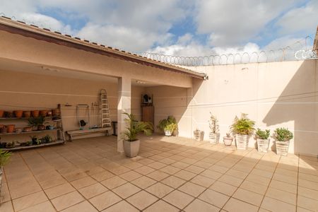 Casa à venda com 80m², 2 quartos e 4 vagasQuintal