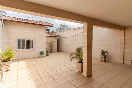 Casa à venda com 80m², 2 quartos e 4 vagasQuintal