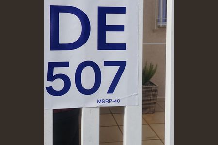 Casa à venda com 80m², 2 quartos e 4 vagasPlaca