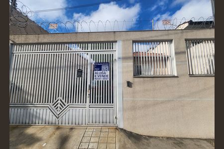 Casa à venda com 80m², 2 quartos e 4 vagasFachada