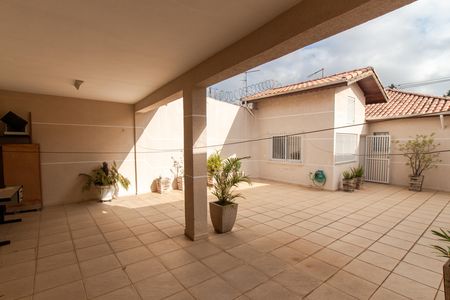 Casa à venda com 80m², 2 quartos e 4 vagasQuintal