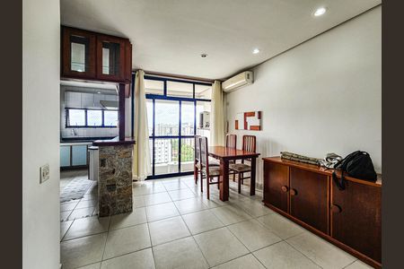 Sala de apartamento para alugar com 2 quartos, 72m² em Loteamento Villa Branca, Jacareí