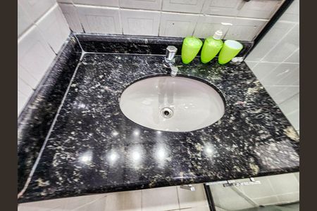Apartamento para alugar com 72m², 2 quartos e 1 vaga Apartamento para alugar com 72m², 2 quartos e 1 vagaBanheiro Social