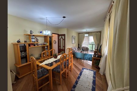 Apartamento à venda com 103m², 3 quartos e 2 vagas Apartamento à venda com 103m², 3 quartos e 2 vagasSala de jantar